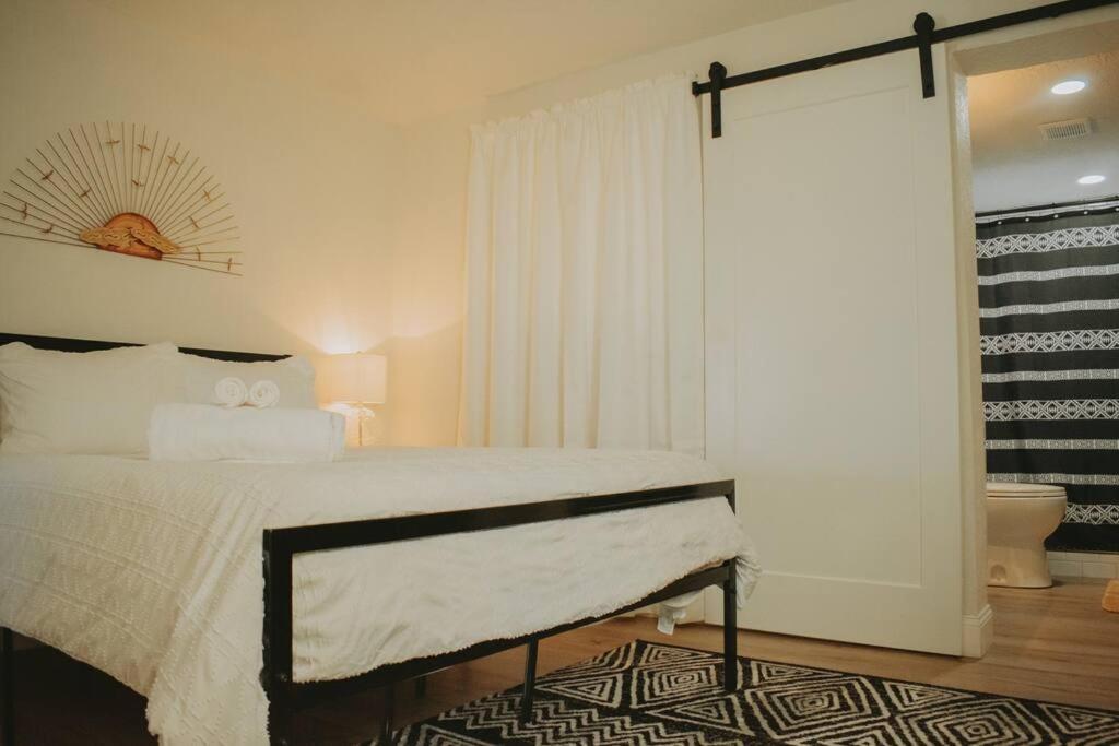 Casa Charleston-3Br-2Bath-Hot Tub-Pet Friendly-No Pet Fees! Villa Albuquerque Buitenkant foto